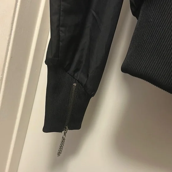 Adidas Black Bomber Jacket with Ribbed Cuffs - Picture 5 of 8